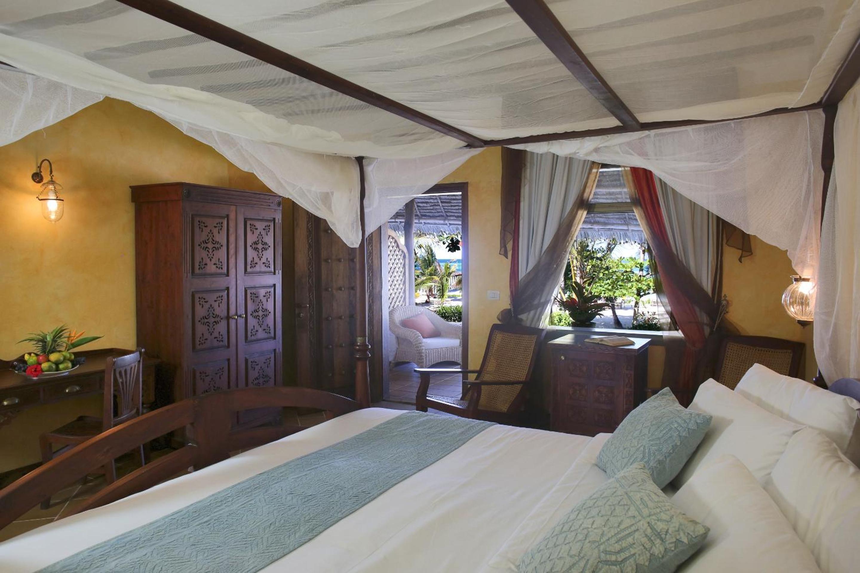Deluxe, Double or Twin Bed