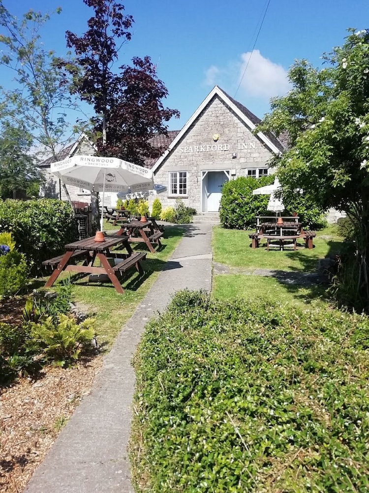 Sparkford Inn 25/28
