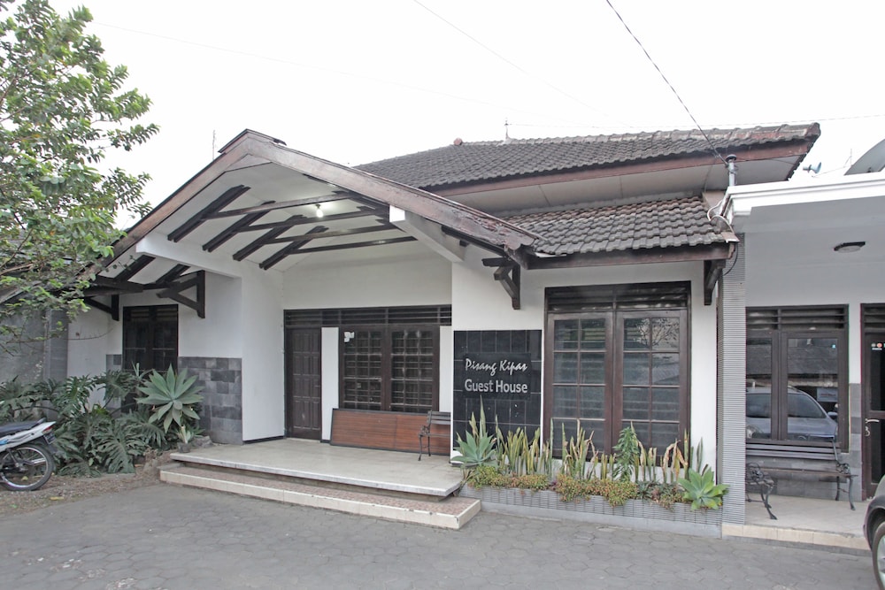 Reddoorz @ Soekarno Hatta 2 1/26