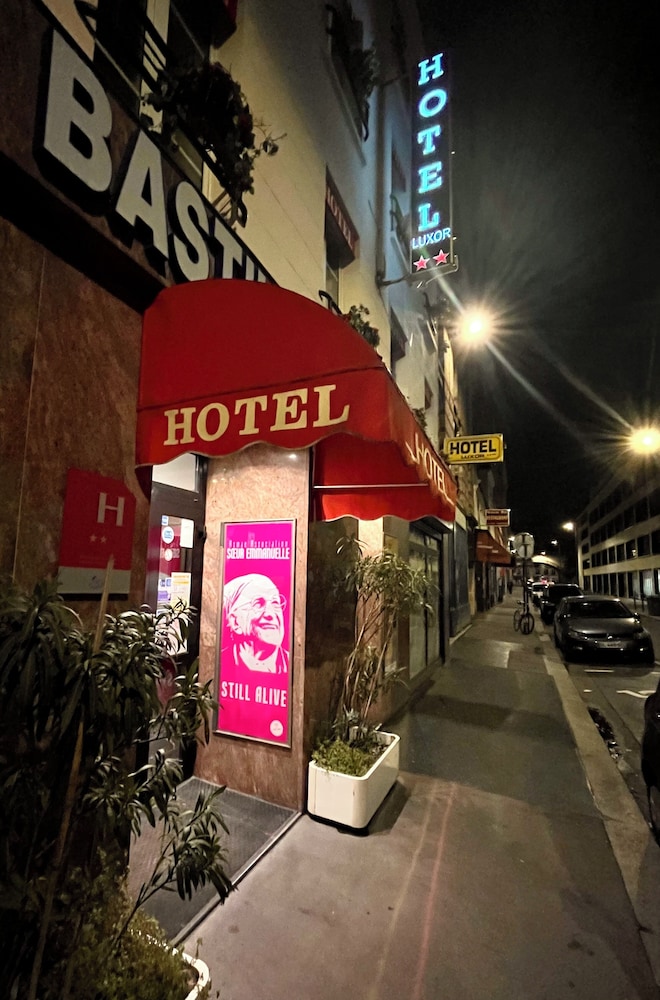 LUXOR BASTILLE HOTEL 6/61