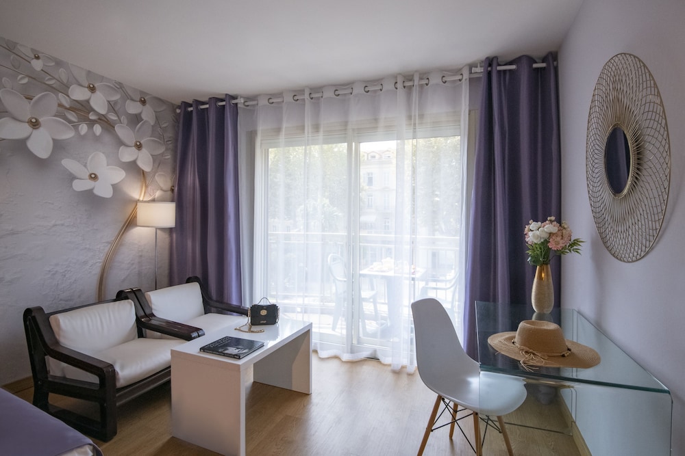 Chambord Hotel Menton 34/44