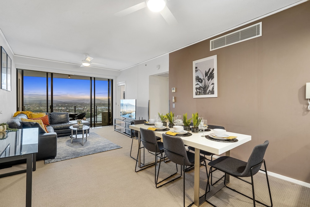 Mantra Sierra Grand Broadbeach 69/73