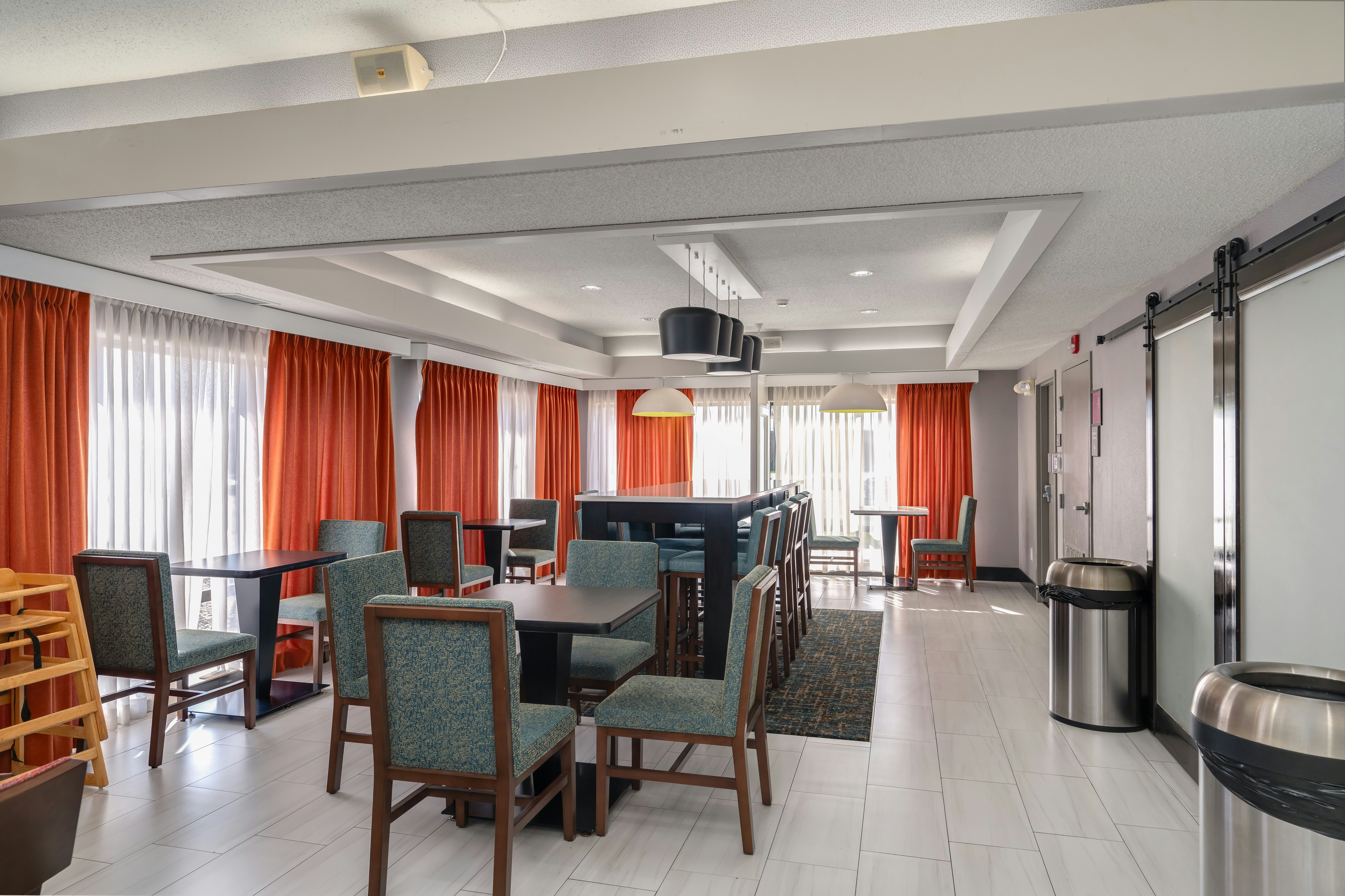 Hampton Inn Bloomington West 31/45
