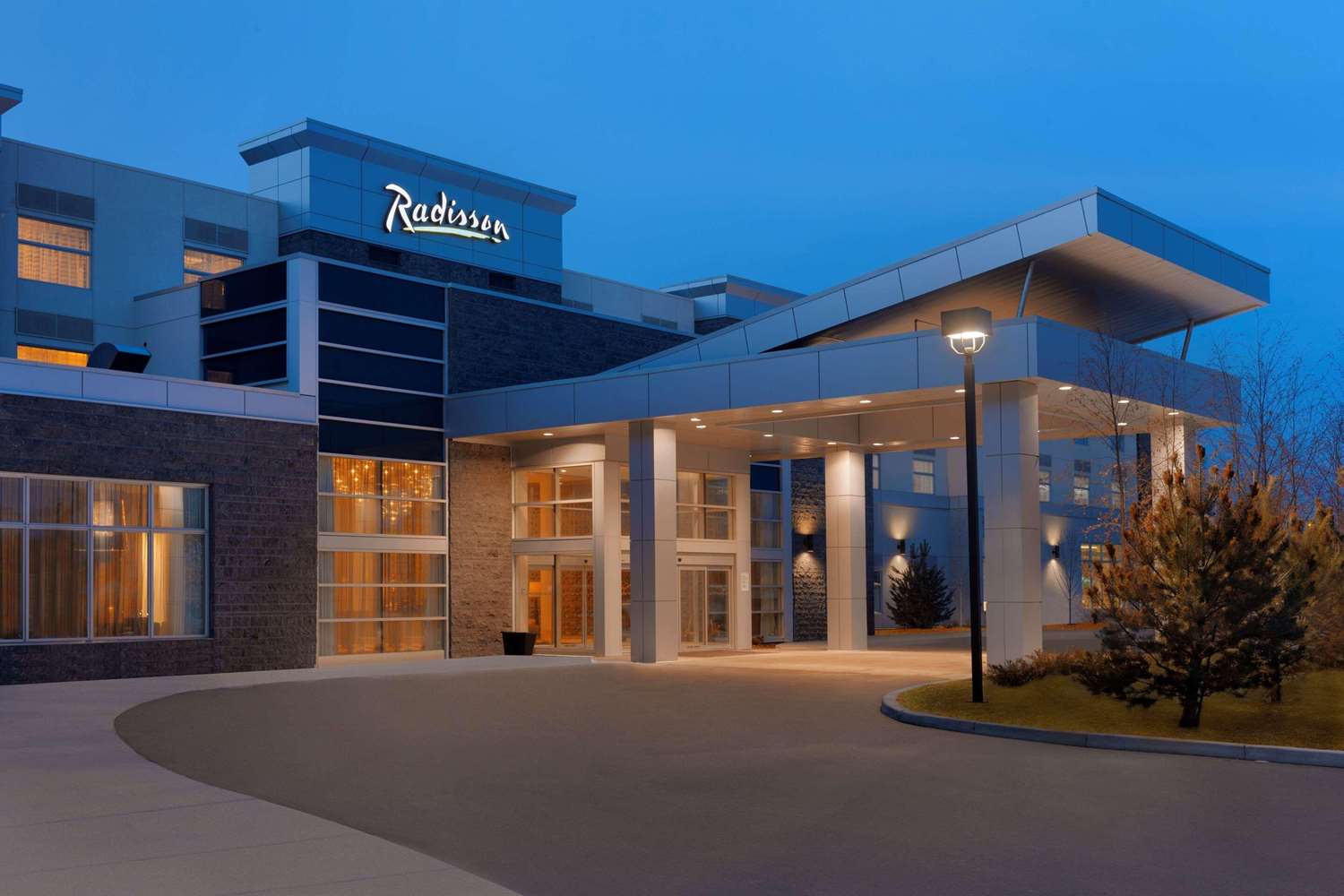 Radisson Hotel & Conference Centre Calgary Airport 3/78
