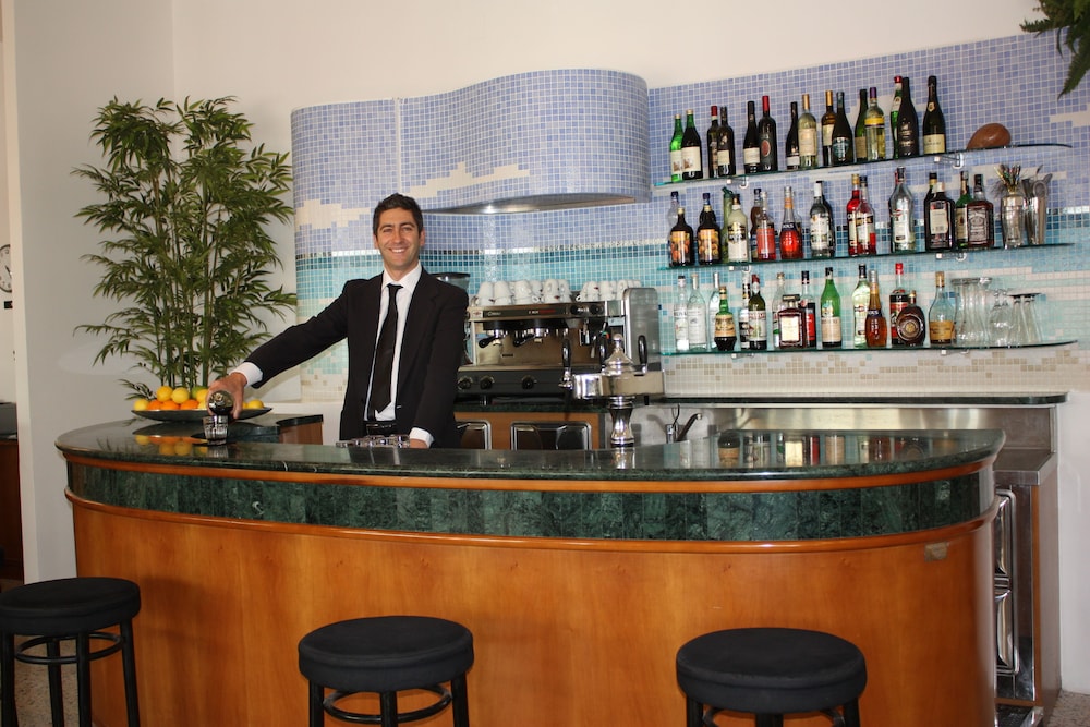 Hotel Confort 5/32