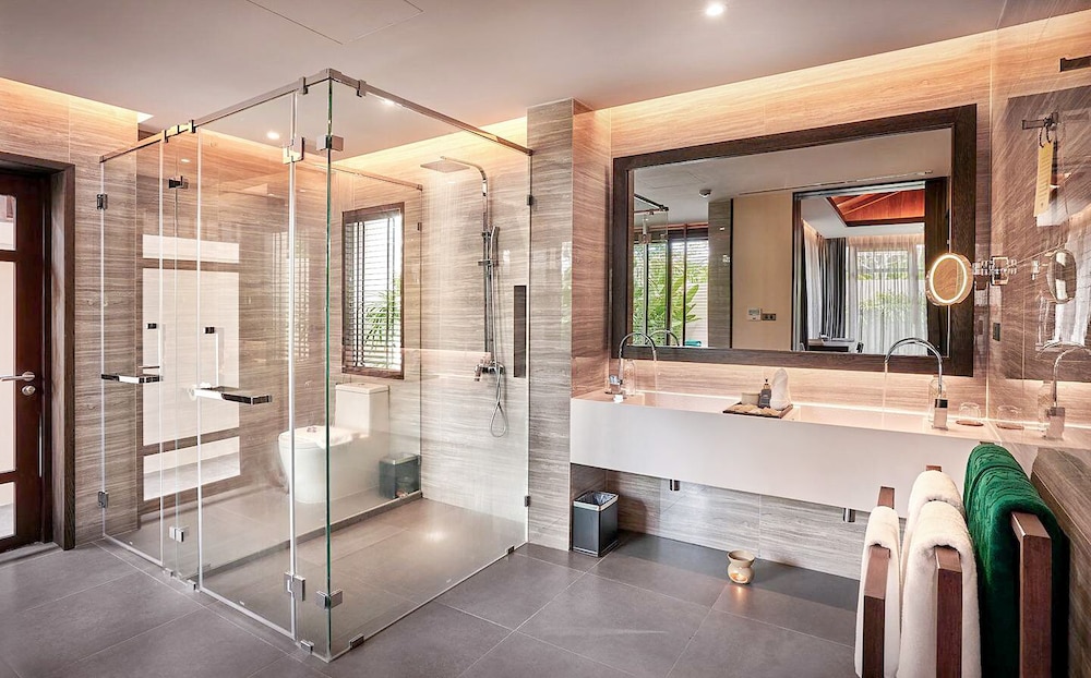 Khanom Beach Resort and Spa 12/68