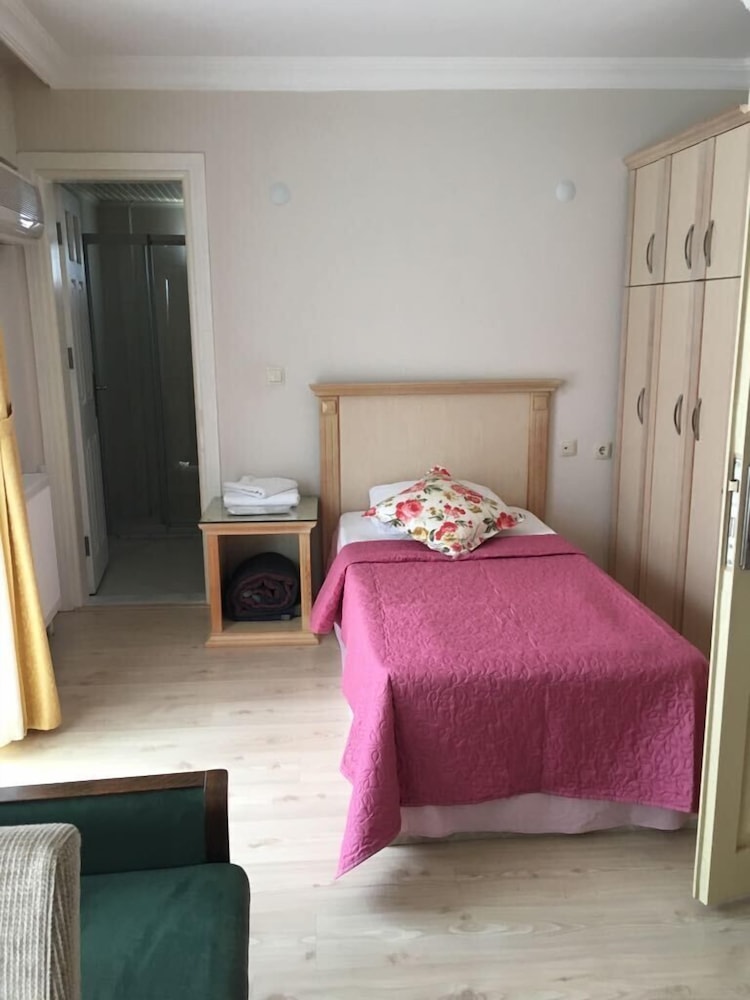 Melaike Otel 34/72
