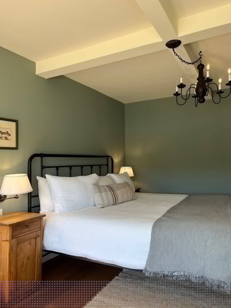 Jenner Inn 36/78