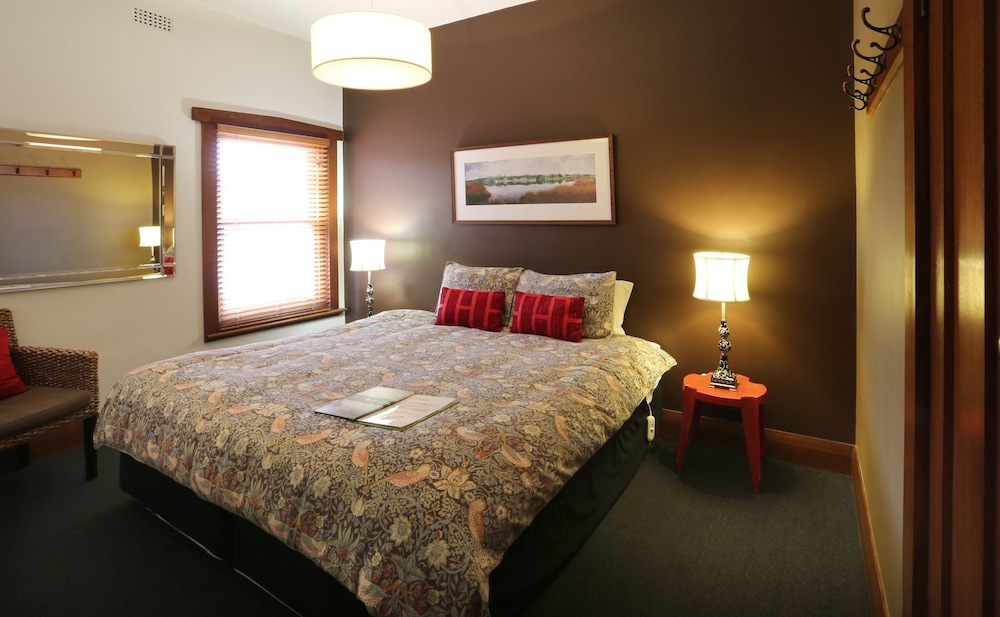 Heritage, King Bed