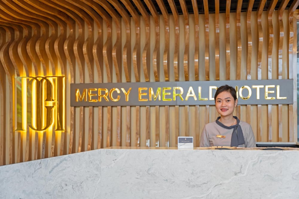 Mercy Emerald Hotel 4/46