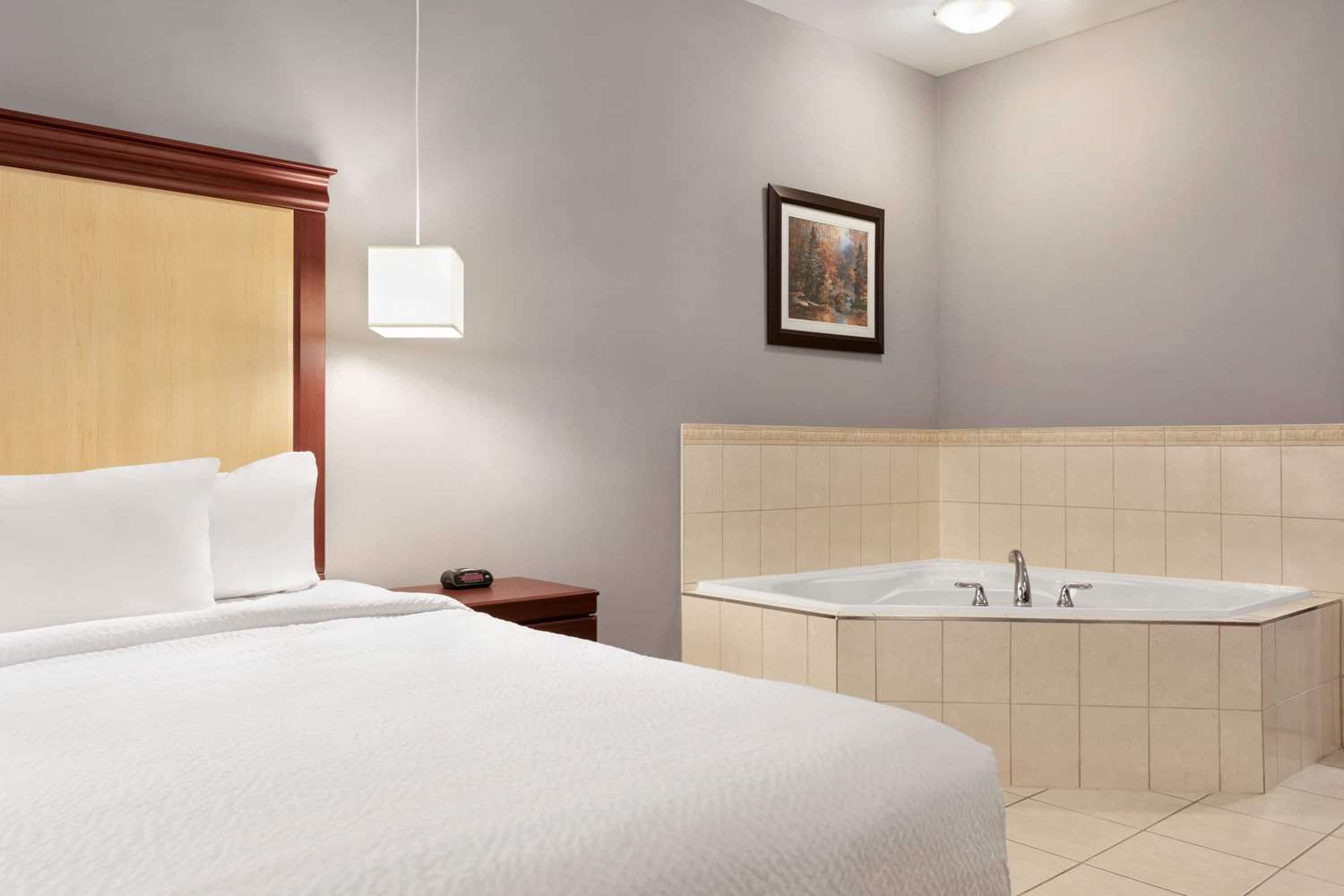 Signature Inn & Suites Hamilton 13/20