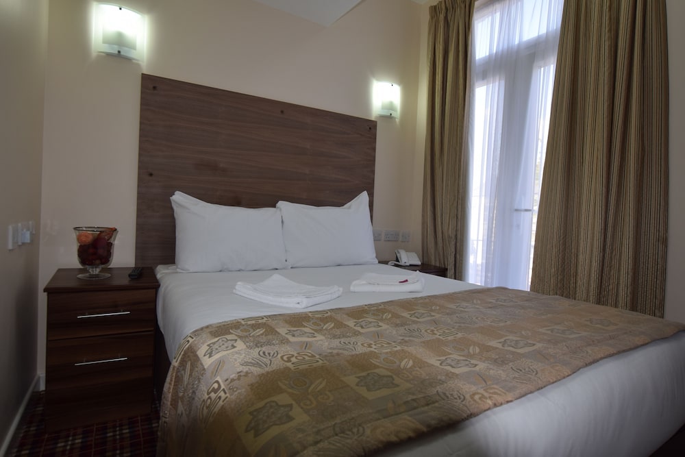 Lucky 8 Hotel 13/64