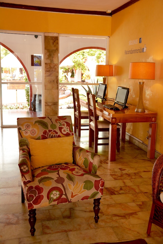 Hacienda Inn Aeropuerto 60/72