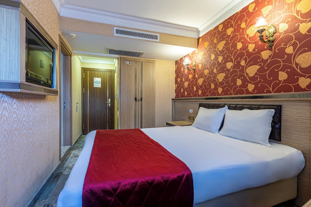 ROOM, SINGLE