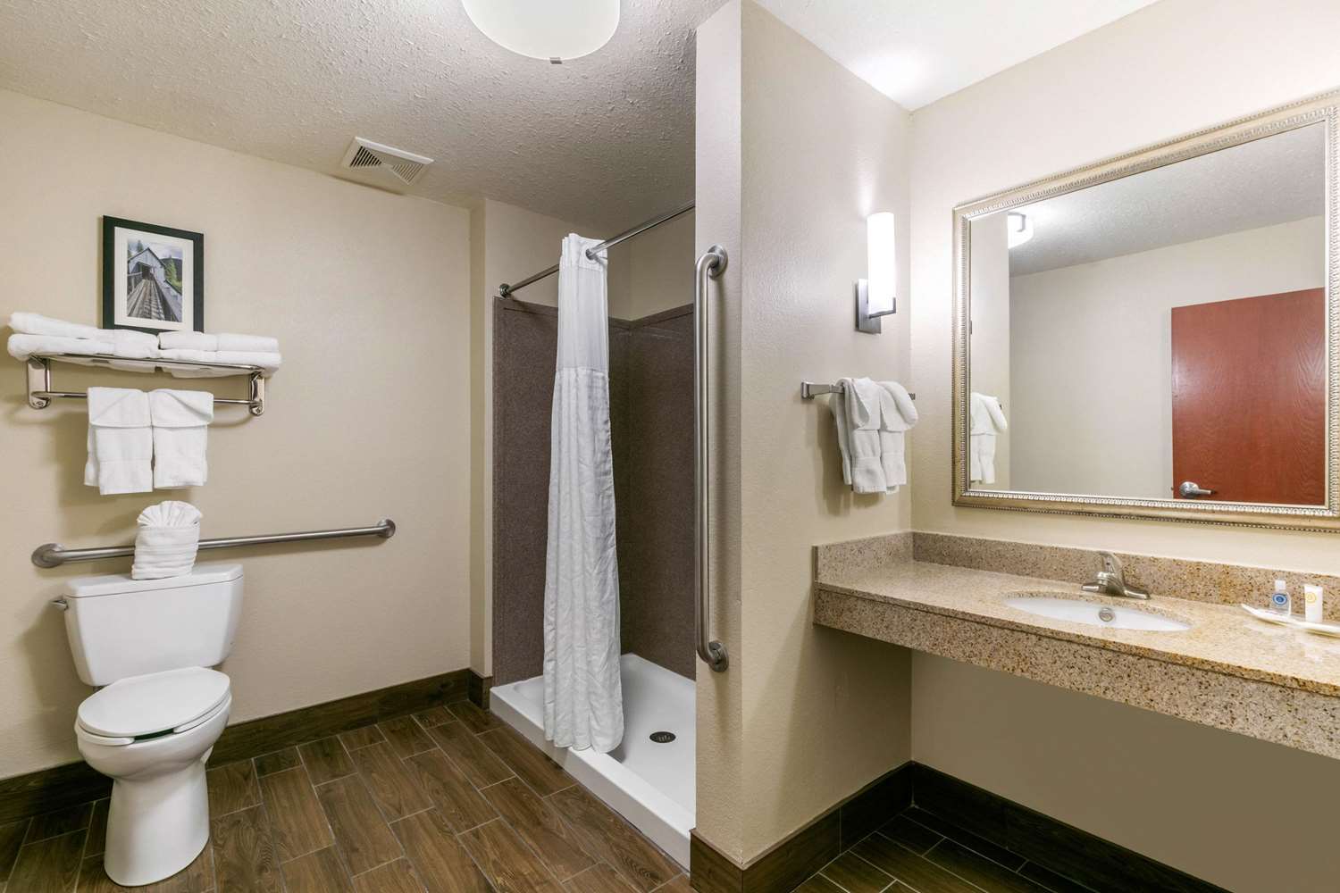 Comfort Suites Hopkinsville near Fort Campbell 15/15
