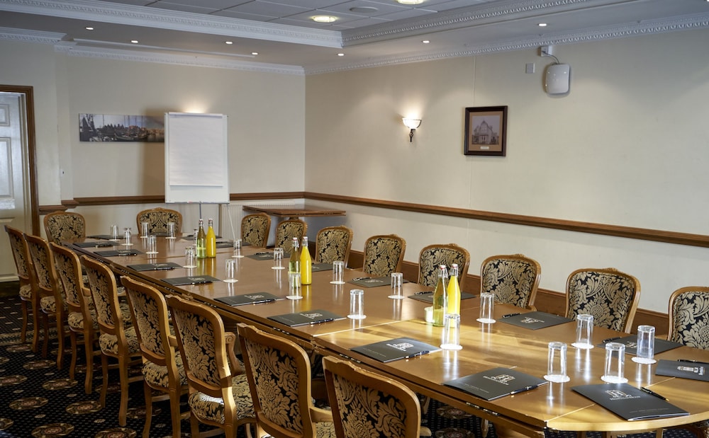 Hempstead House Hotel 59/74