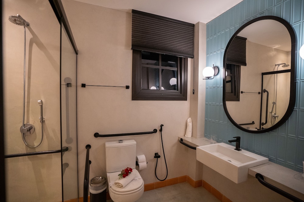 Exotica Boutique Hotel 44/50