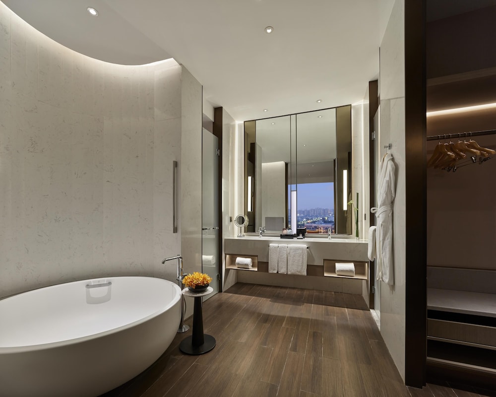 Hyatt Regency Shanghai Songjiang 46/48