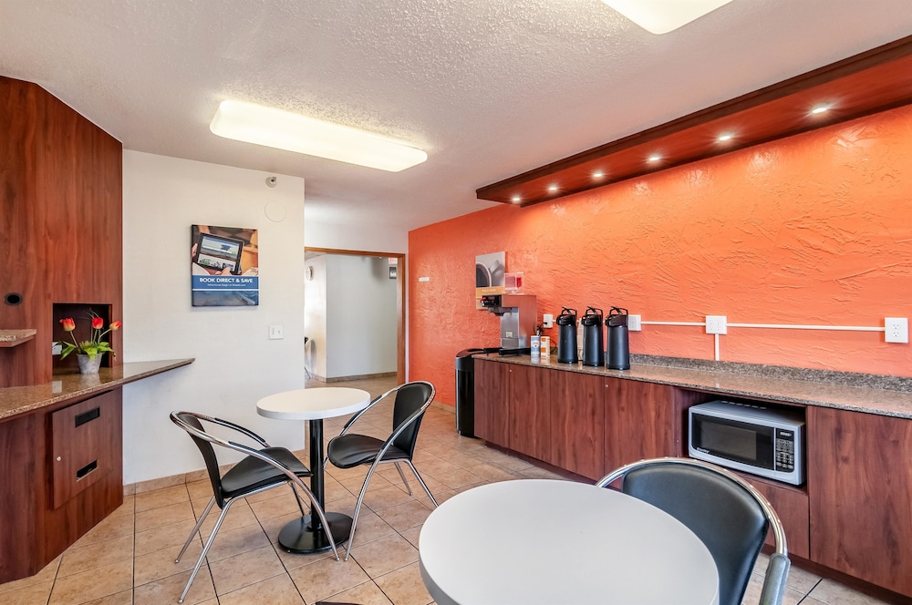 Motel6 Naperville, IL 39/44