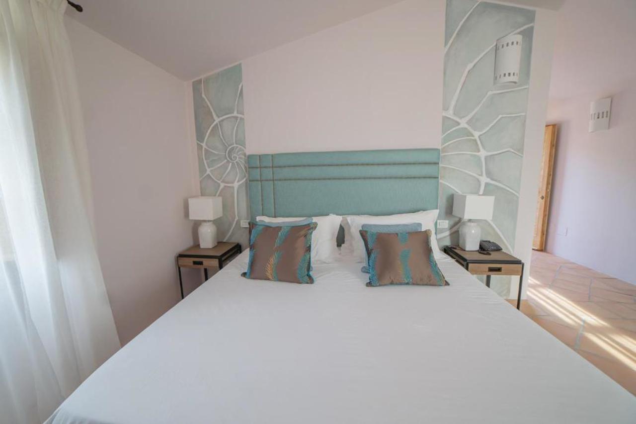 HOTEL BORGO SMERALDO 16/32