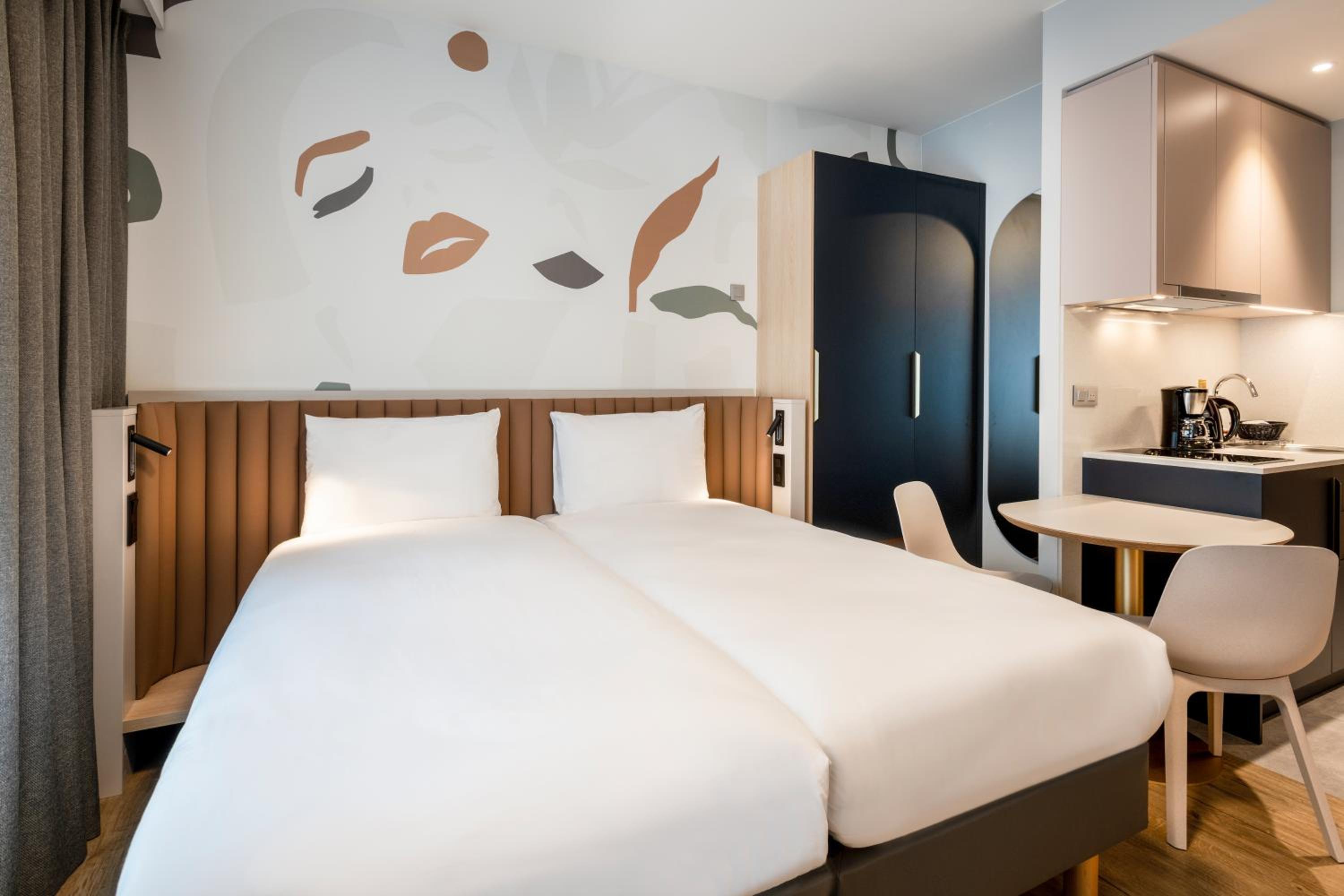 Elegant, Studio, Quadruple, Single Bed