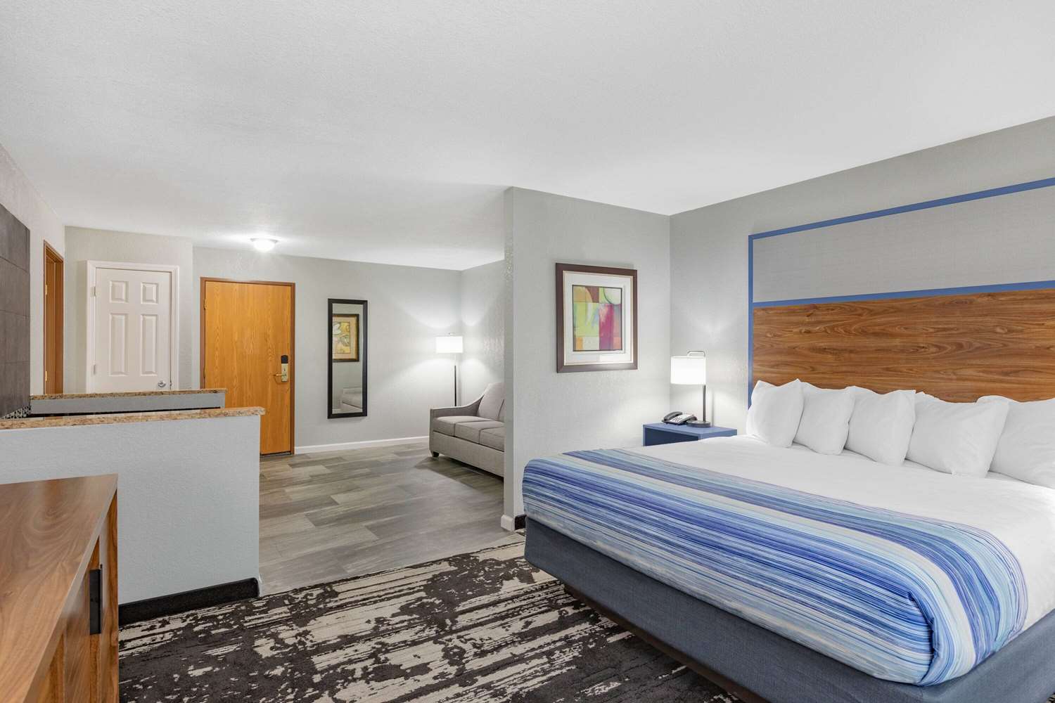 AmericInn by Wyndham Pella 13/43