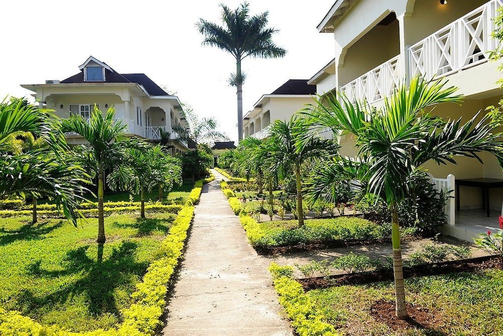 Coral Seas Beach Resort 9/58