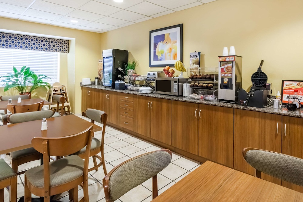 Microtel Inn & Suites By Wyndham Dickson City/Scranton 18/23