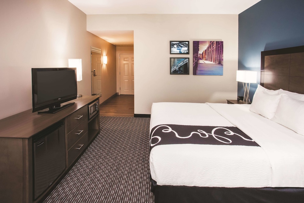 La Quinta Inn Suites By Wyndham Chicago Downtown 11/45