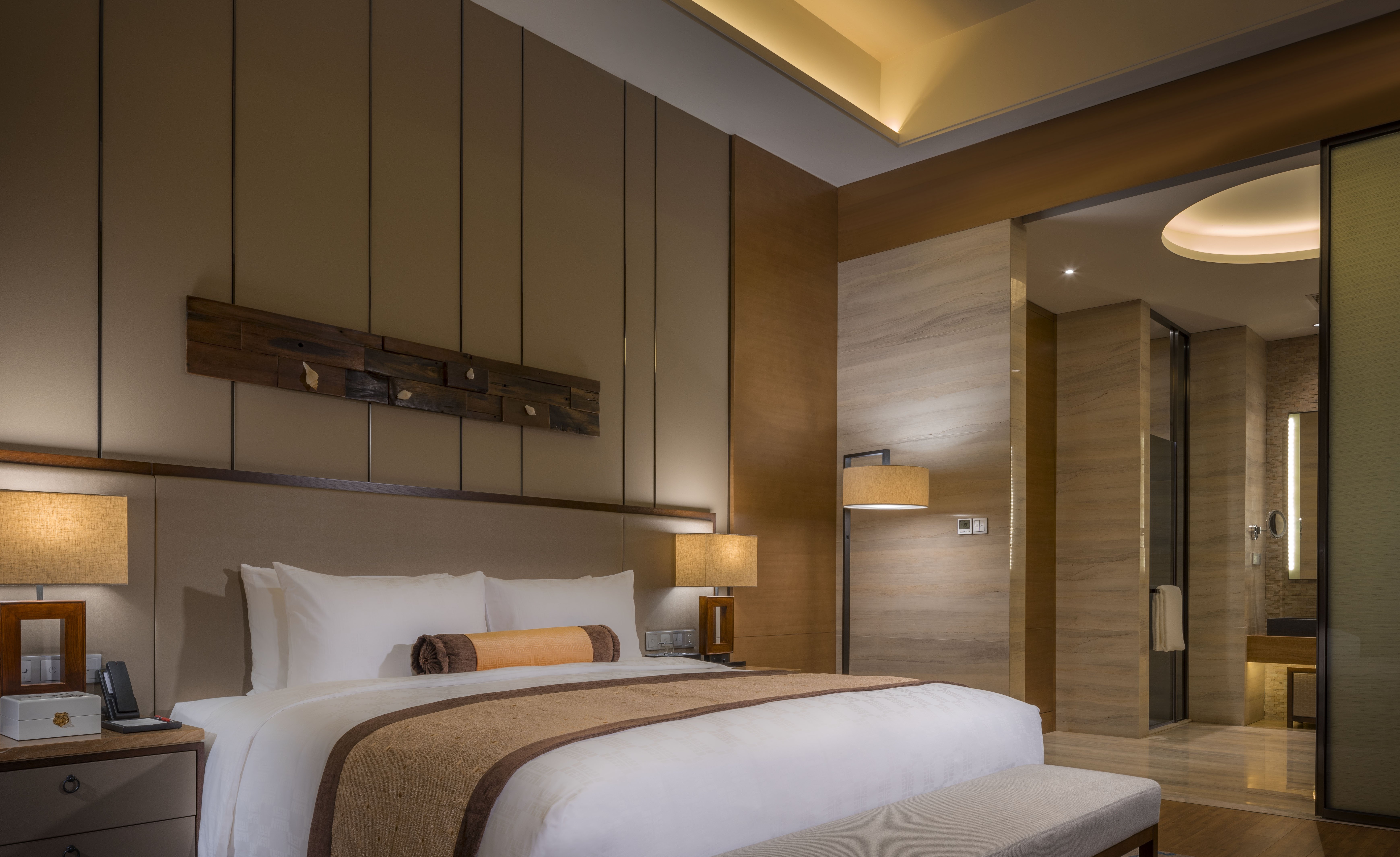 HUALUXE YANGJIANG CITY CENTER 28/79