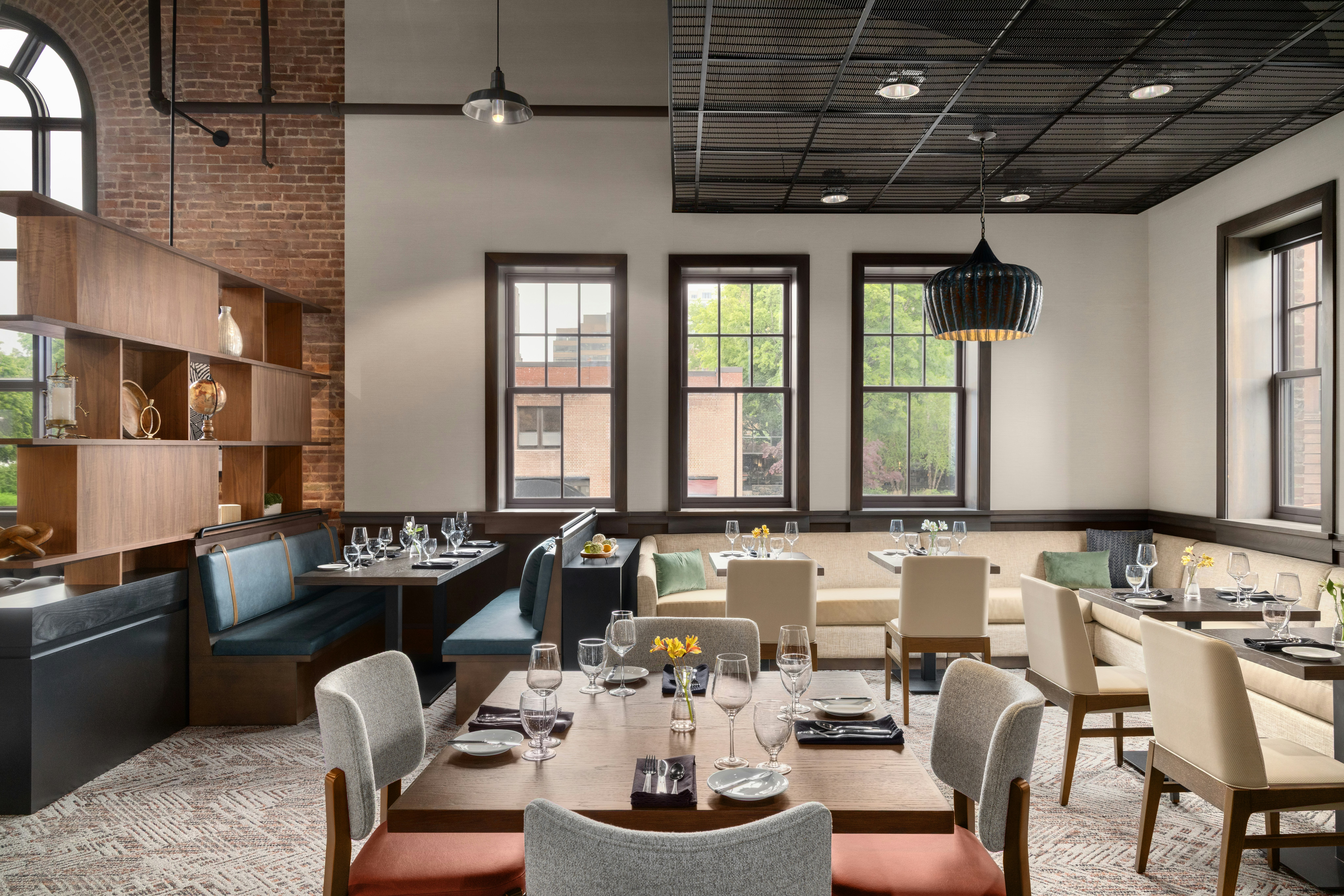 Hilton Garden Inn Burlington Downtown 50/73