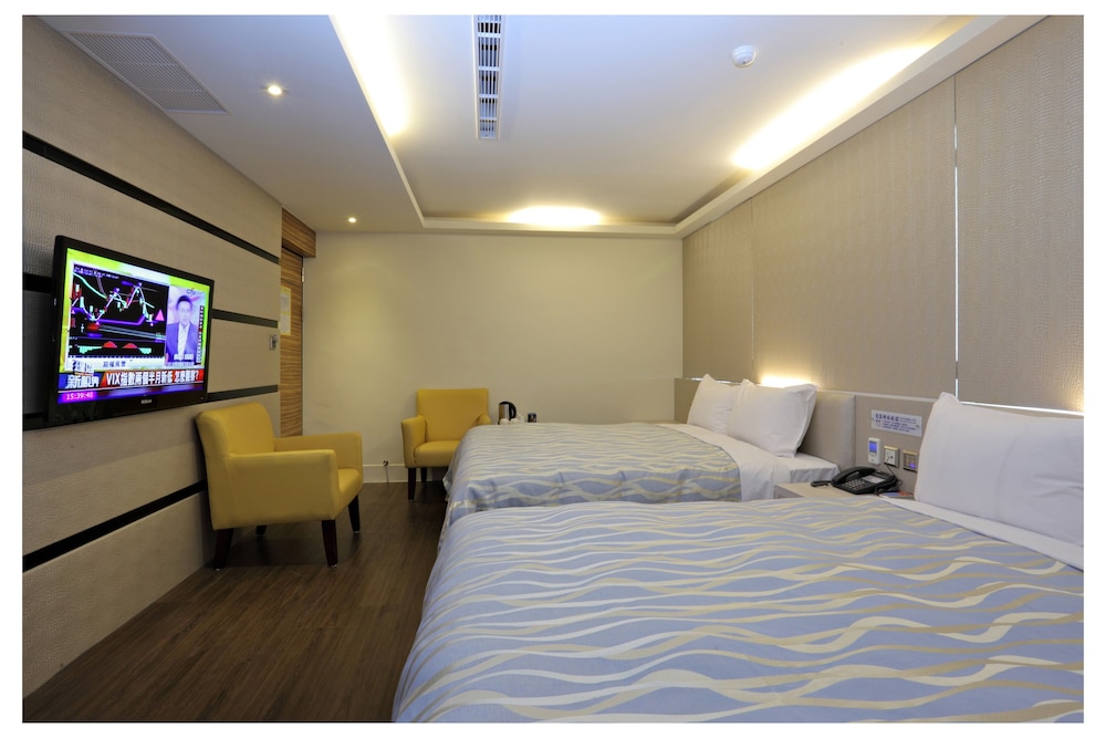 Ai-Lai Fashion Hotel 37/72