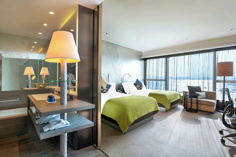 Fabulous, Twin Beds, Ocean Front