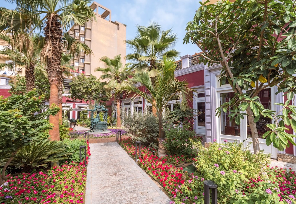 1920S Boutique Hotel And Restaurants 40/48