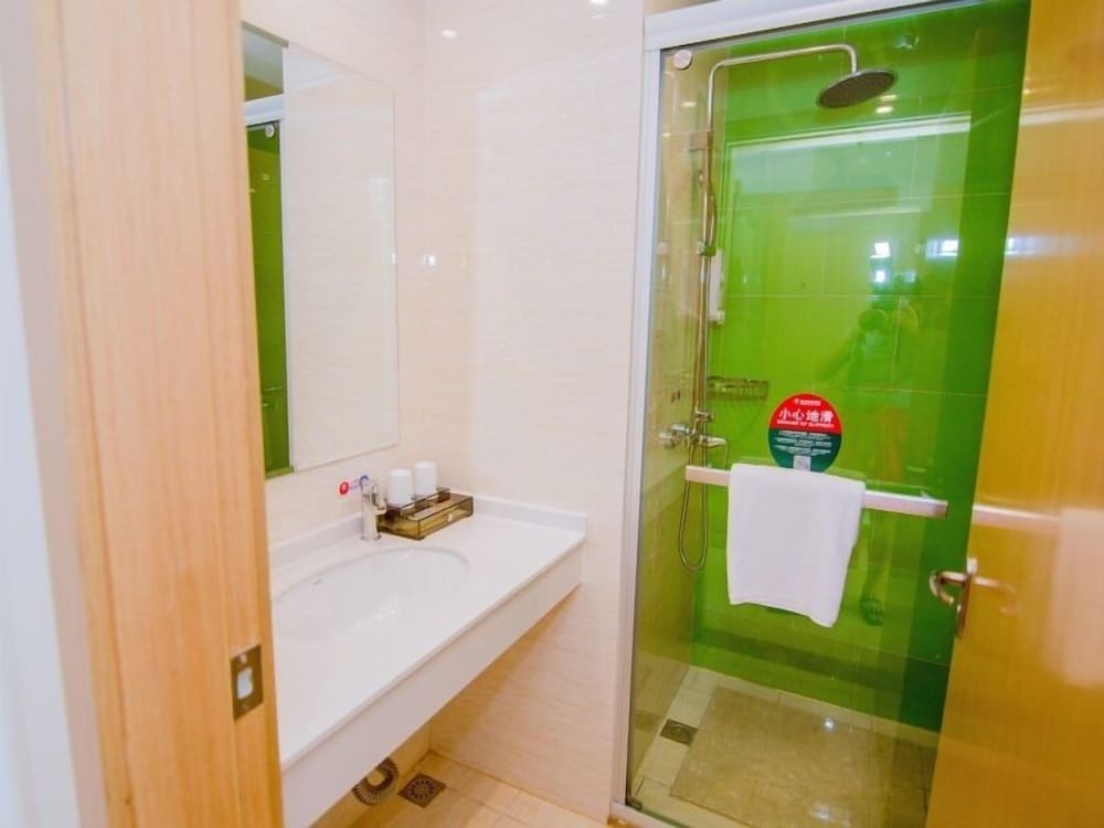Greentree Inn Nantong Tongzhou Zhangzhishan Town Deli Square Express Hotel 26/29