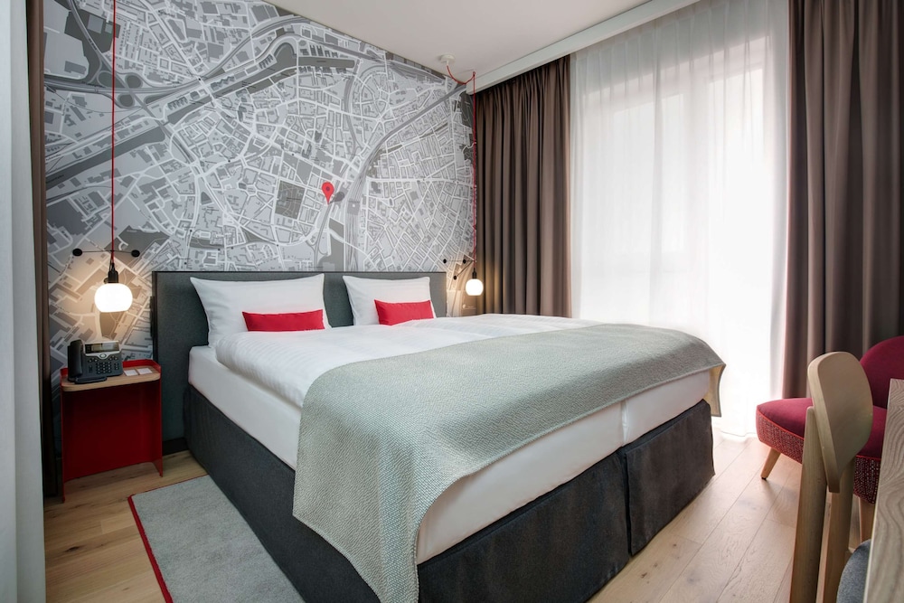 INTERCITYHOTEL DUISBURG 8/60