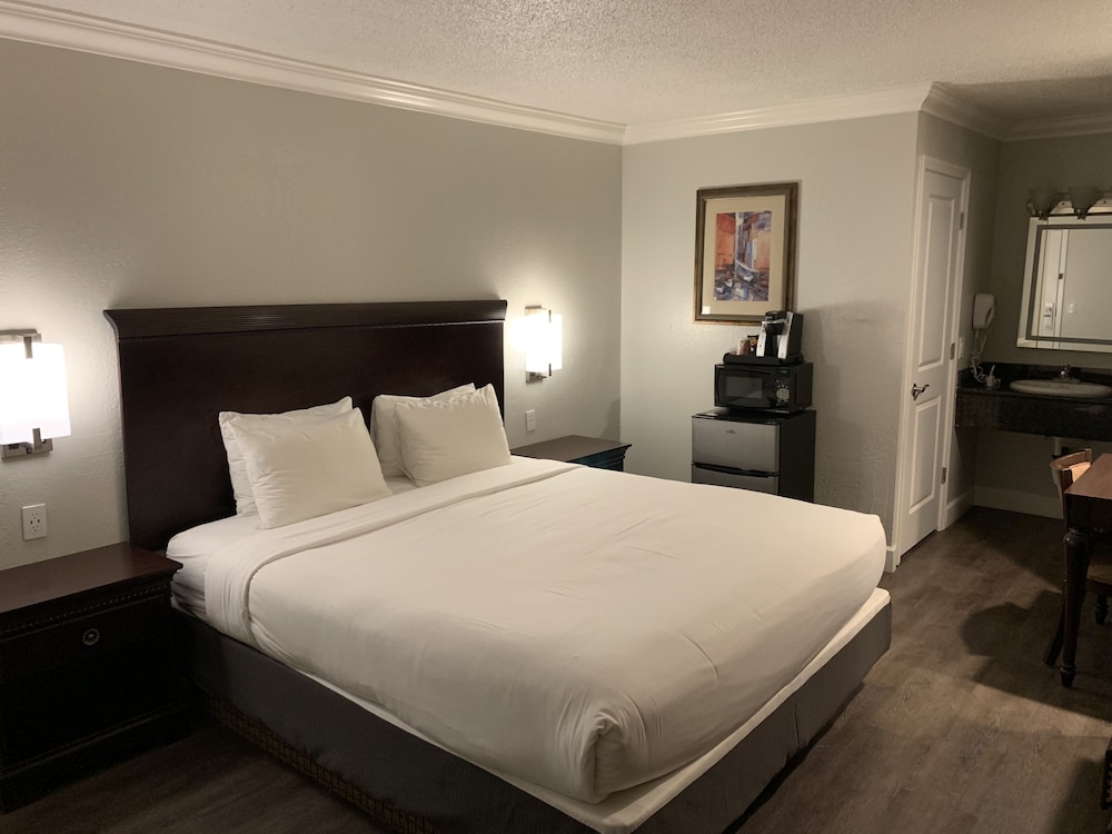 غرفة بسرير كينج، Stargazer Inn And Suites 4/15