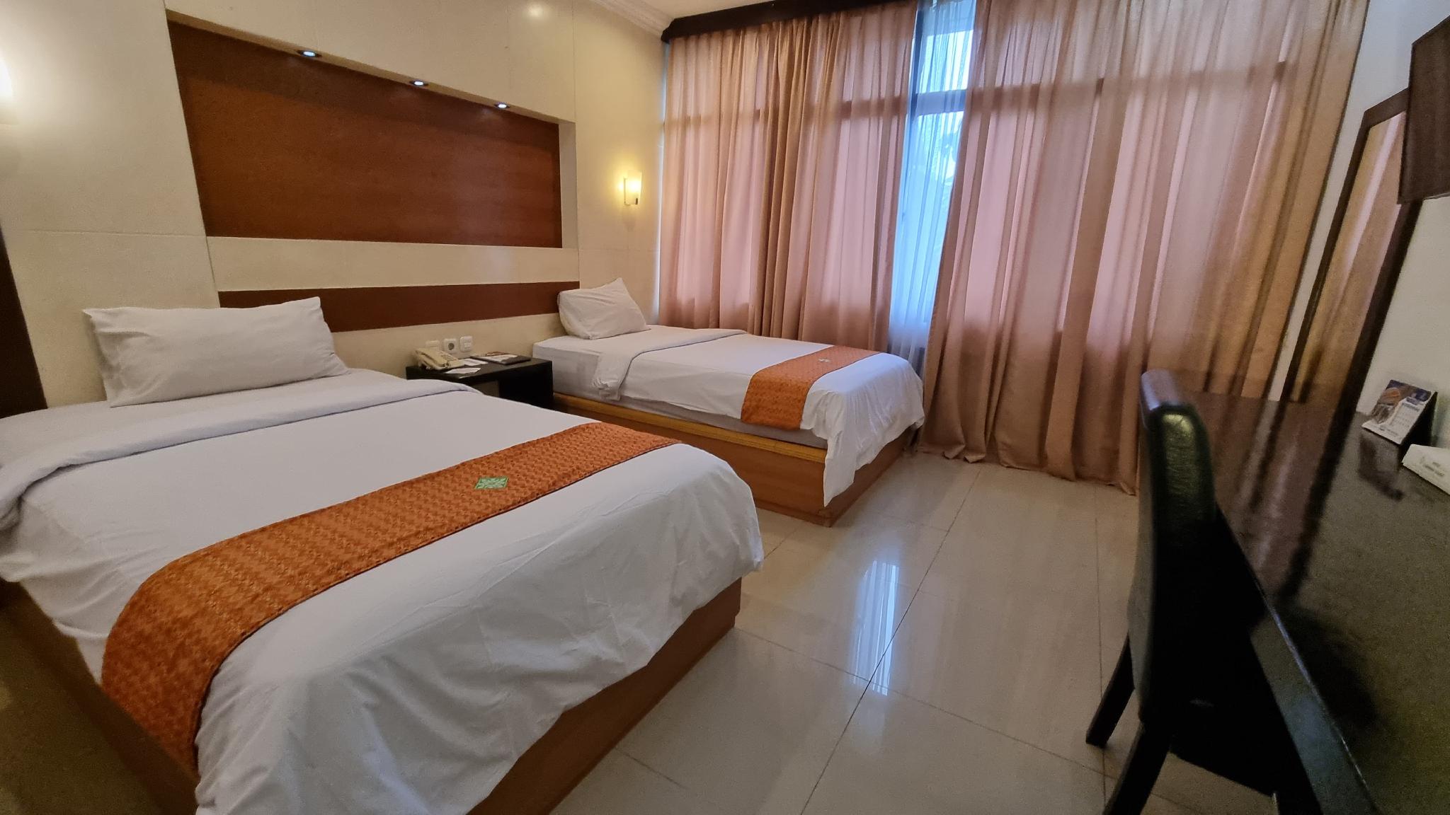 Swarna Dwipa Hotel 19/54