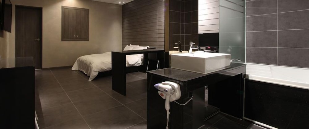 Antives Hotel 23/30