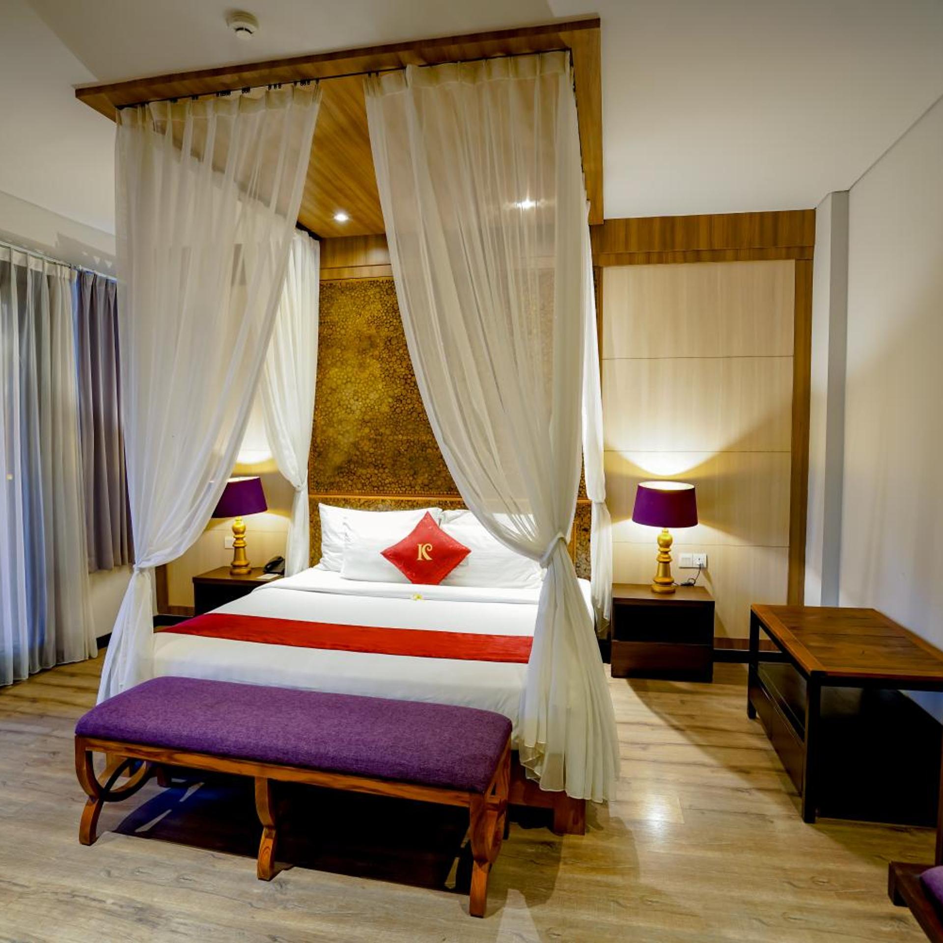 Kirana, Penthouse 3/9