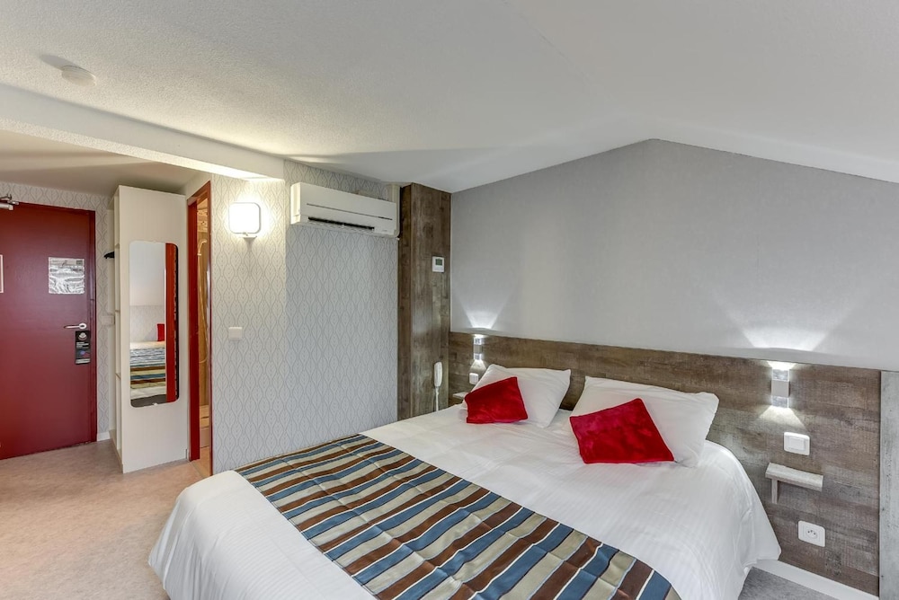 Brit Hotel Confort Thouars 19/48