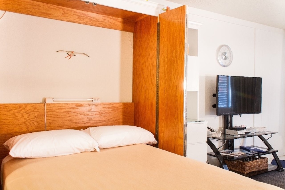 Beachcomber Resort 34/76
