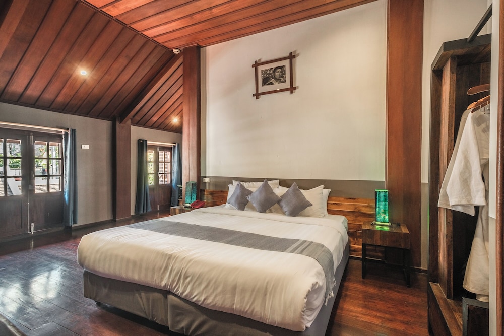 Esco, Suite, Double Bed