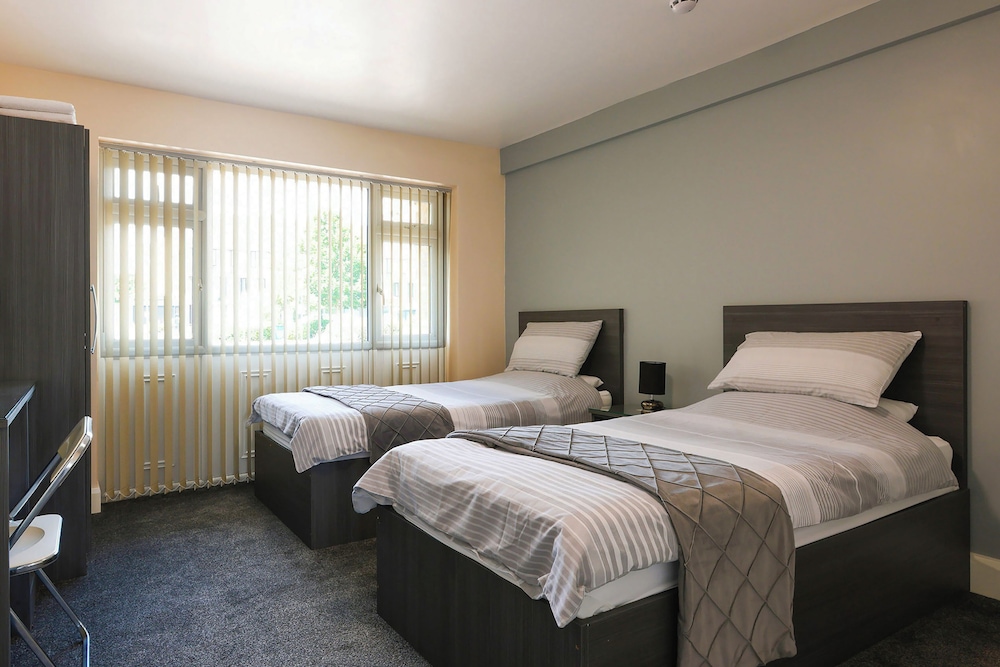 Room at OYO Honeycroft Lodge, LONDON