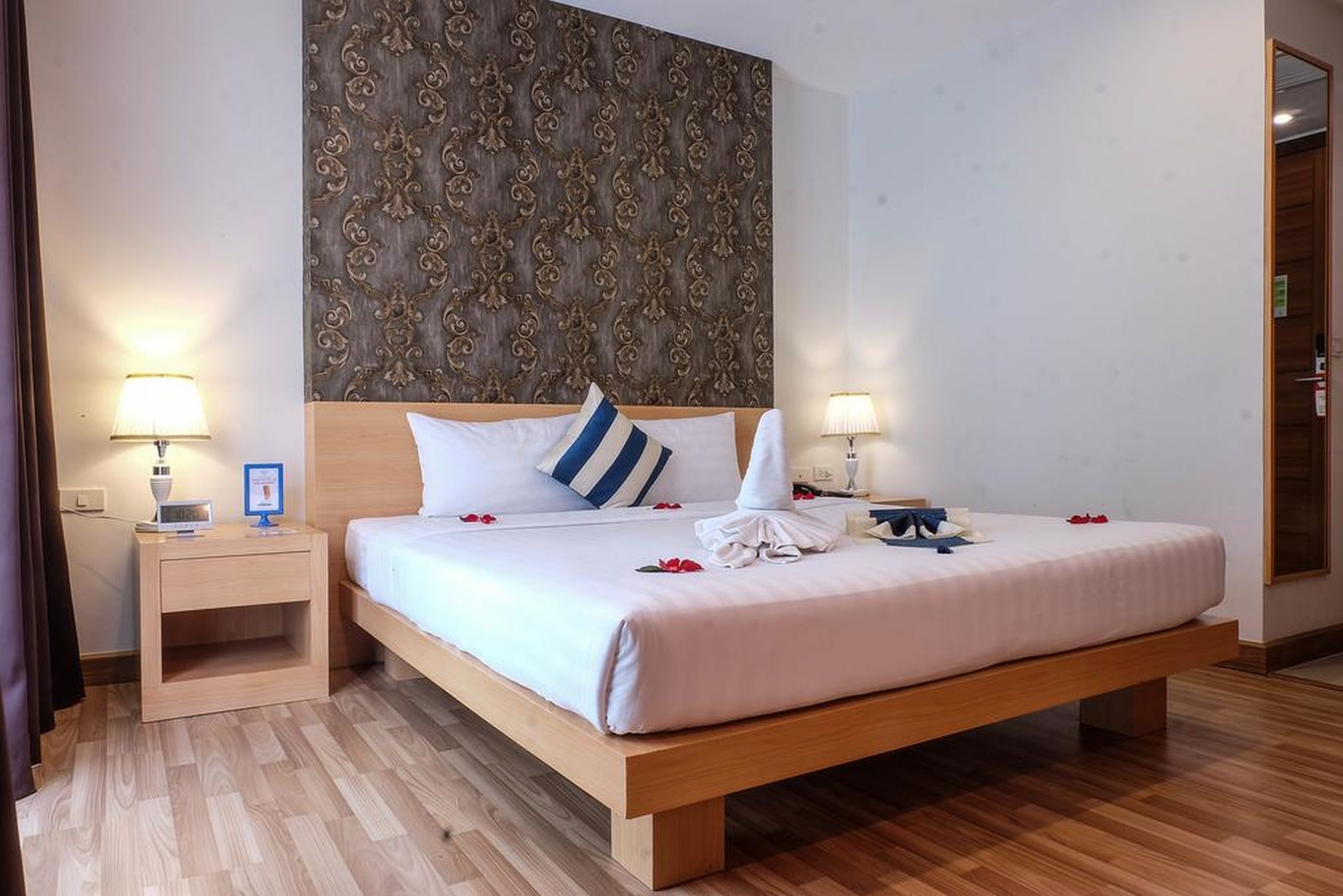 Deluxe, Double Bed