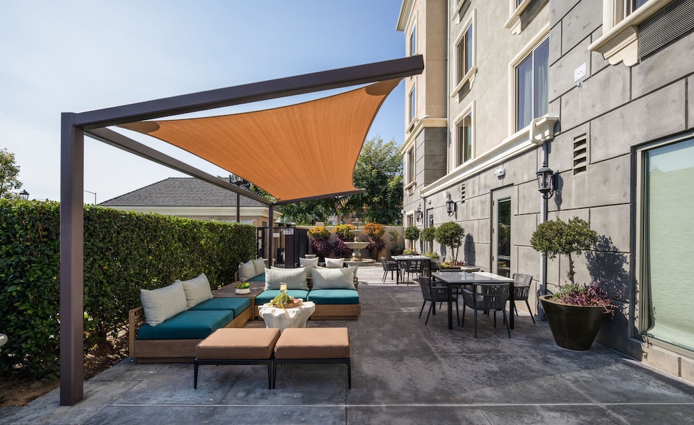 Ayres Hotel Fountain Valley 45/49