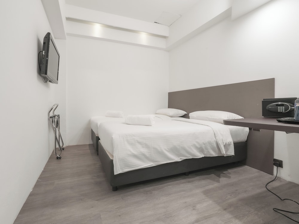 A Hotel Dickson 22/50