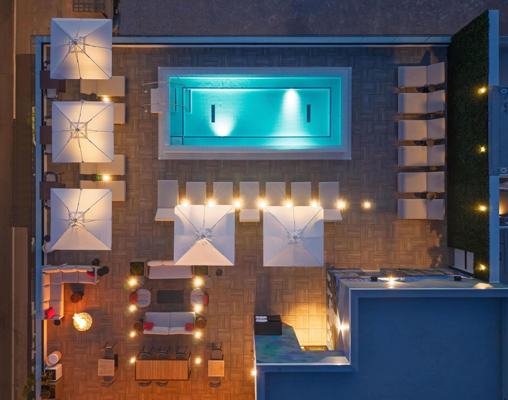 Caption By Hyatt Chattanooga Downtown 24/50