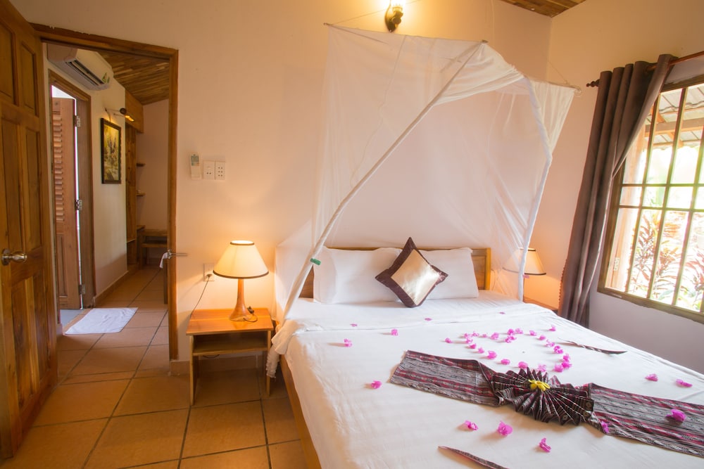 La Mer Resort 40/66