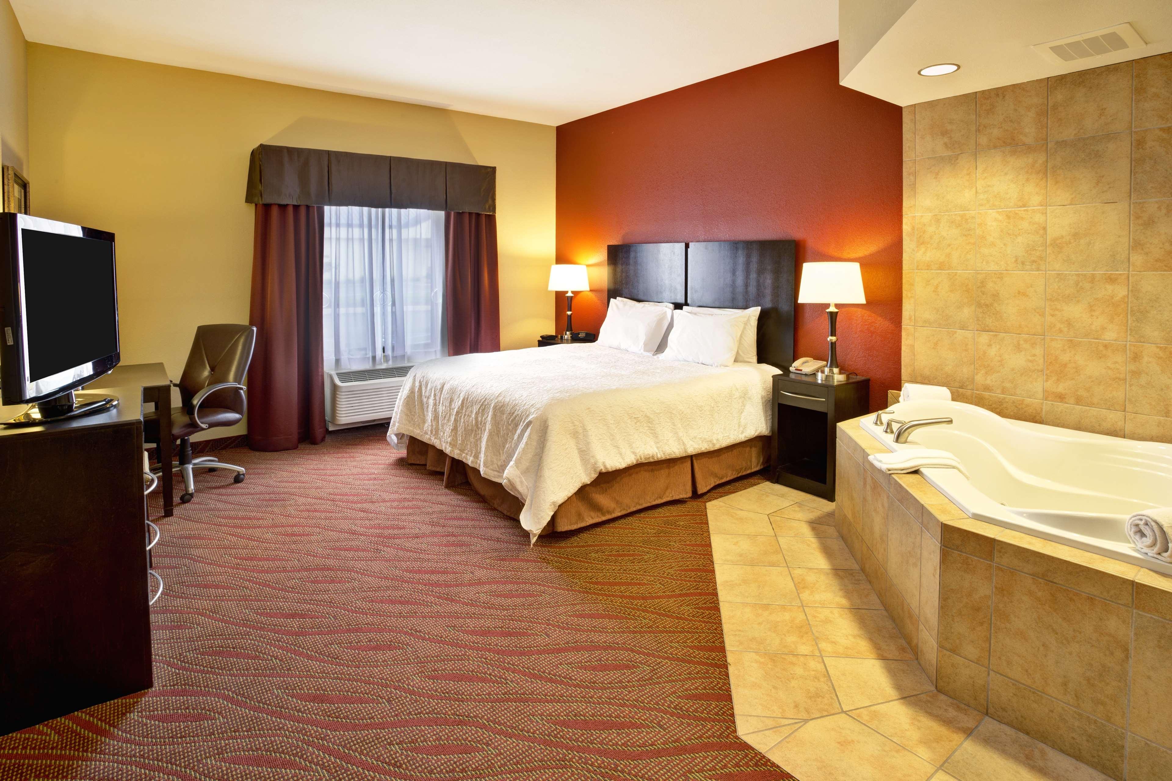 ROOM, KING BED, JETTED TUB